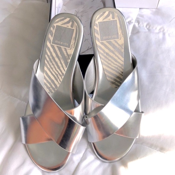 Sandals flats metallic Dolce Vita “Karlo” sandals slides 6 NIB - Picture 2 of 9